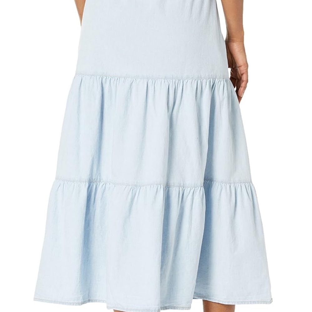 Velvet by Graham and Spencer Simone Skirt in Light Chambray NWT - Size L